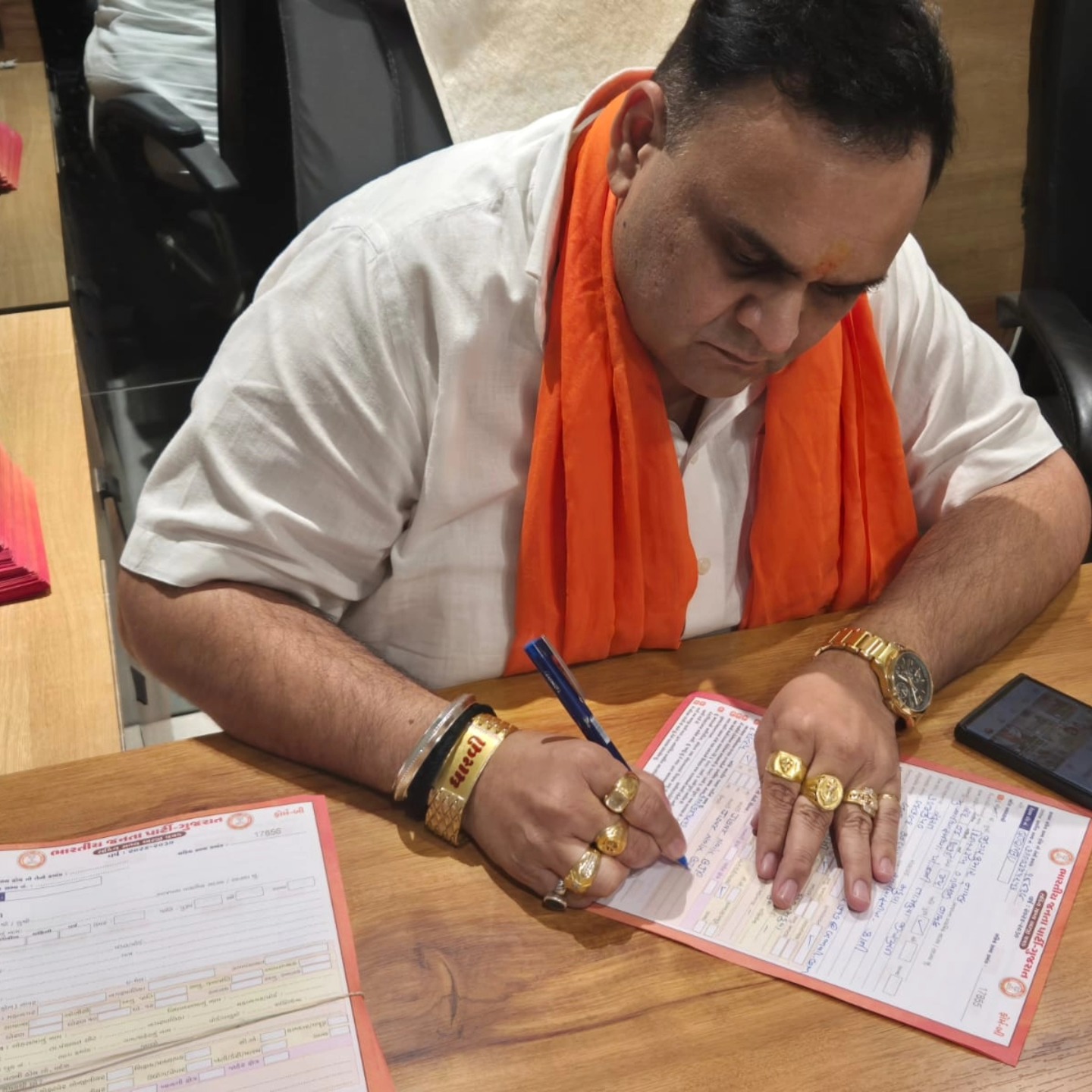 તા.૨૧-૧૦-૨૦૨૪ ના રોજ રાષ્ટ્રનિર્માણમાં સદૈવ સતત કાર્યરત એવી મારી ભારતીય જનતા પાર્ટીનું રાષ્ટ્ર વ્યાપી સક્રિય સદસ્યતા અભિયાન-૨૦૨૪ ચાલી રહ્યું છે, જે અંતર્ગત બીજેપી ગુજરાતનાં સક્રિય કાર્યકર્તા તરીકે મારી ૬ વર્ષ માટેની ભારતીય જનતા પાર્ટીની સક્રિય સદસ્યતા સુરત જીલ્લાના મહુવા તાલુકામાં નોંધાવીને ગર્વની લાગણી અનુભવું છું.